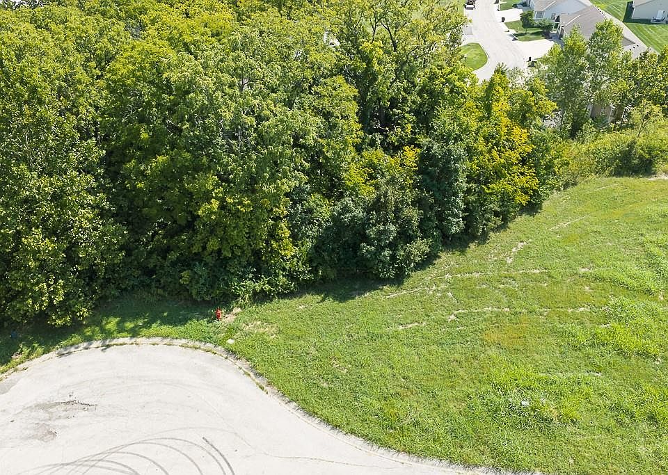 1st image of 1921 N 78th Ter