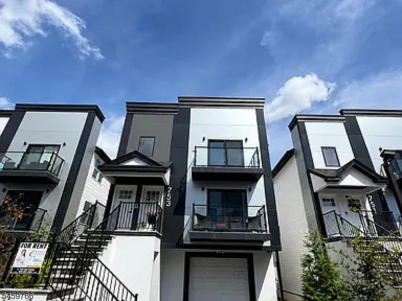 753 Seaport Dr #2