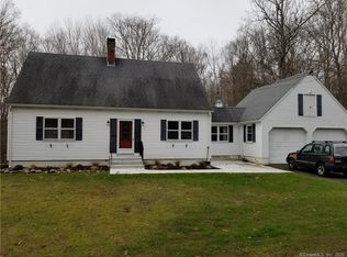 26 Hidden Acres Rd, Uncasville, CT 06382