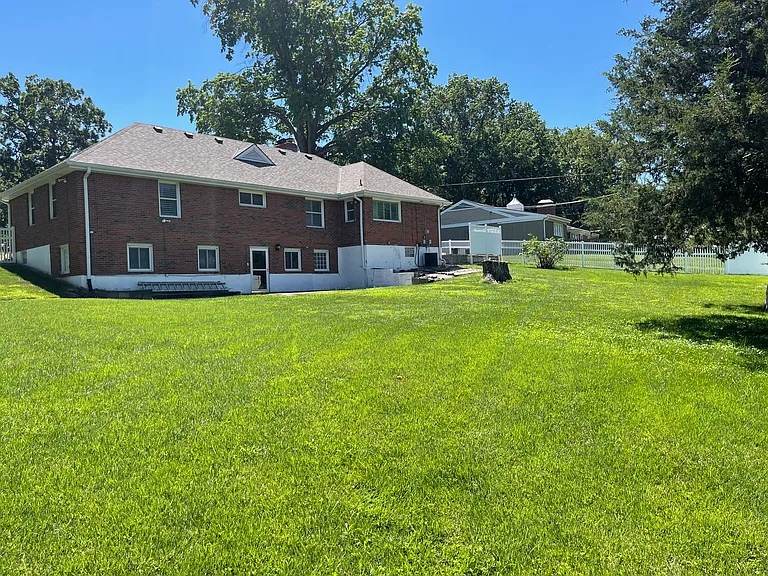 24 NE Normandy Ln — Photo 29