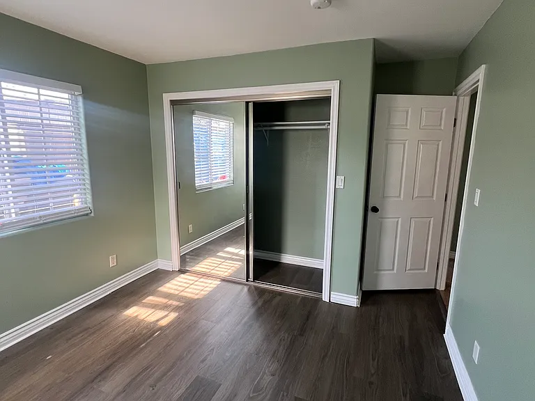 1253 W 55th St — Photo 5