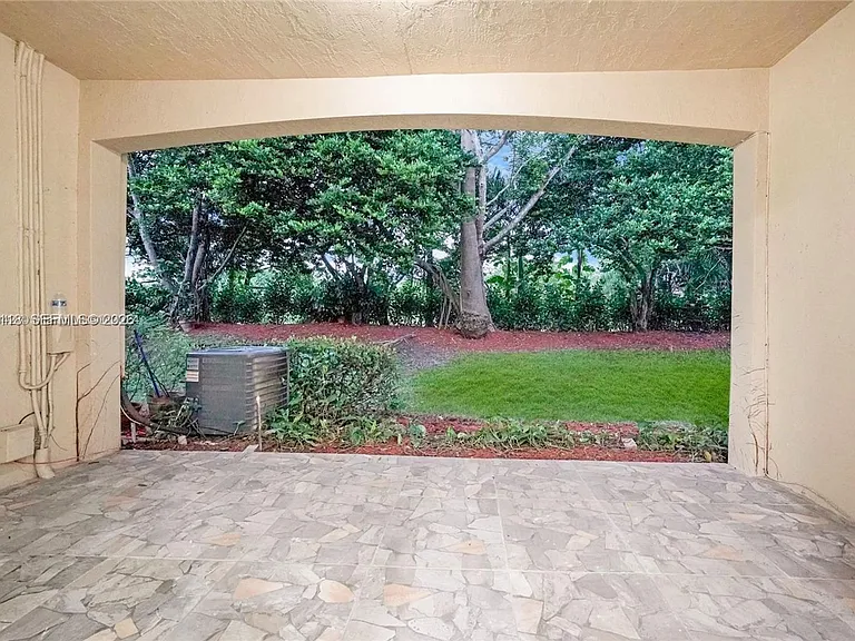 3903 Tree Top Dr #3903 — Photo 7