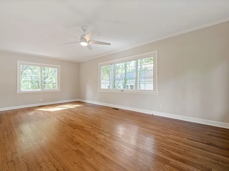 2921 Chapel Hill Rd — Photo 2