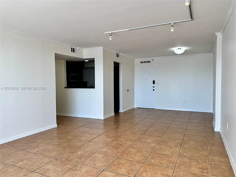 2780 NE 183rd St #2012 — Photo 43