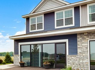 5107 Stable View Dr, Woodbury, MN 55129