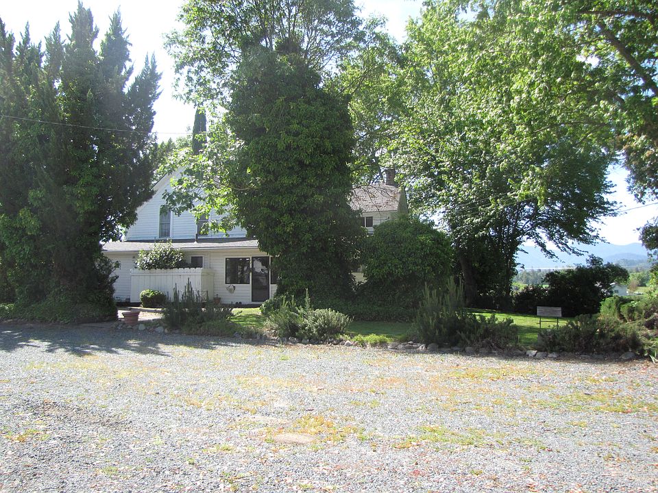 1st image of 221 Lathrop Ln