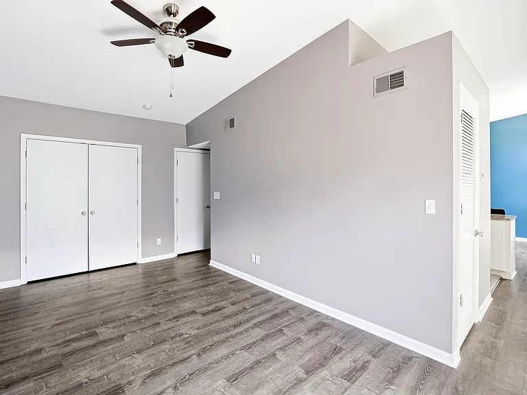 2745 Grinstead Dr #208 — Photo 22