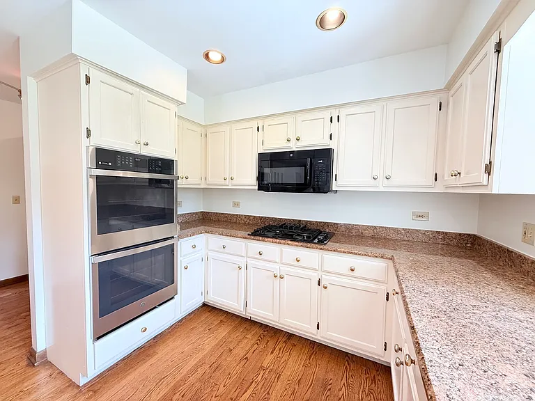 2318 River Woods Dr — Photo 12
