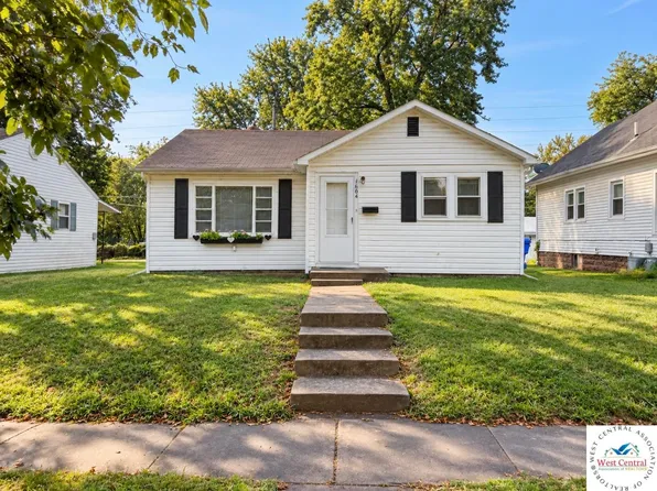 1604 E 9th St, Sedalia, MO 65301