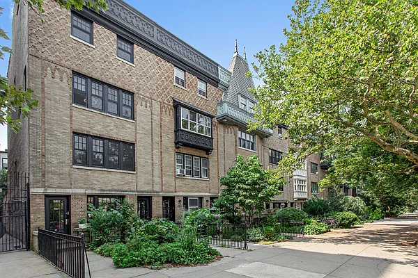 Rented by Corcoran | media 27