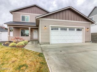 134 Lyle Loop Rd, Selah, WA 98942