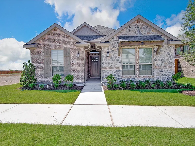 12376 Iveson Dr — Photo 1