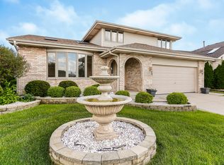 5205 W 109th St, Oak Lawn, IL 60453