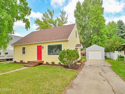 2108 9th Ave N, Grand Forks, ND, 58203