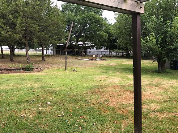 5th image of 605 Dana Dr