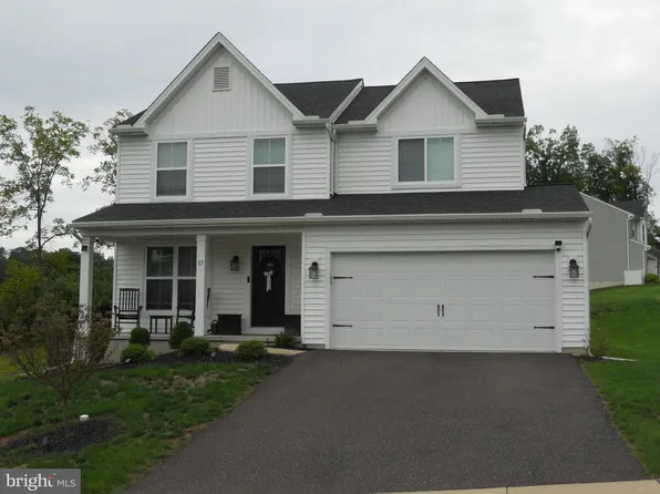 17 Crooked Ct, Reading, PA 19606