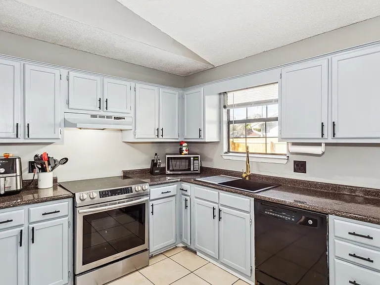 241 Terrance Ln — Photo 6
