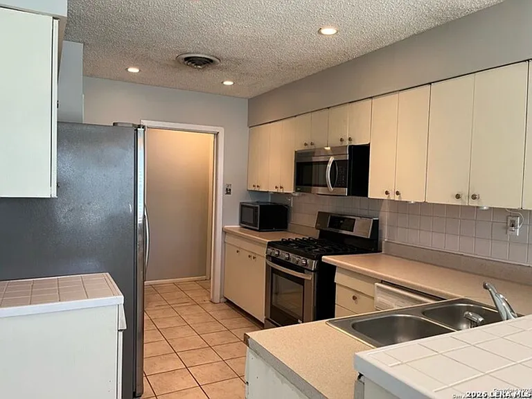 4042 City View Dr — Photo 8