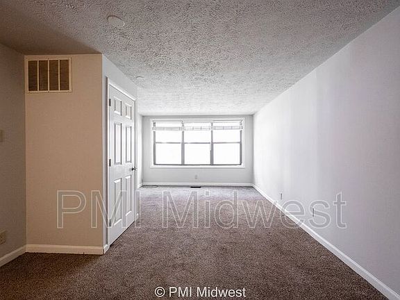 3rd image of 3736 N Meridian St APT 6