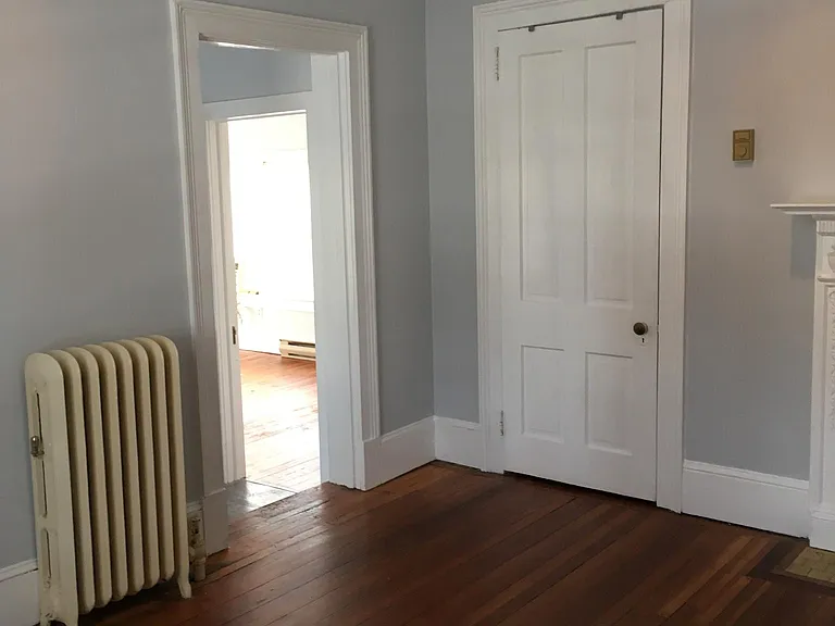 301 Nassau St #6 — Photo 8