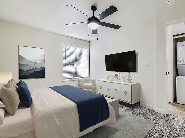 Beautifully Renovated 1 & 2 Bedroom Apartments in Lynnwood! — Photo 38
