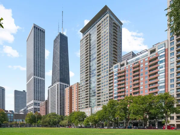 250 E Pearson St APT 1002, Chicago, IL 60611
