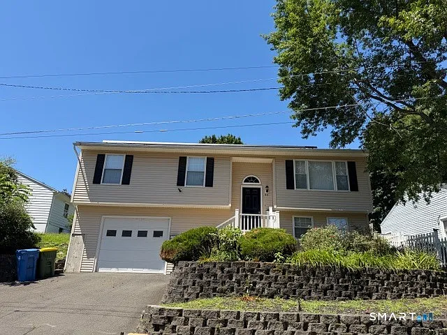 83 Essex Ave