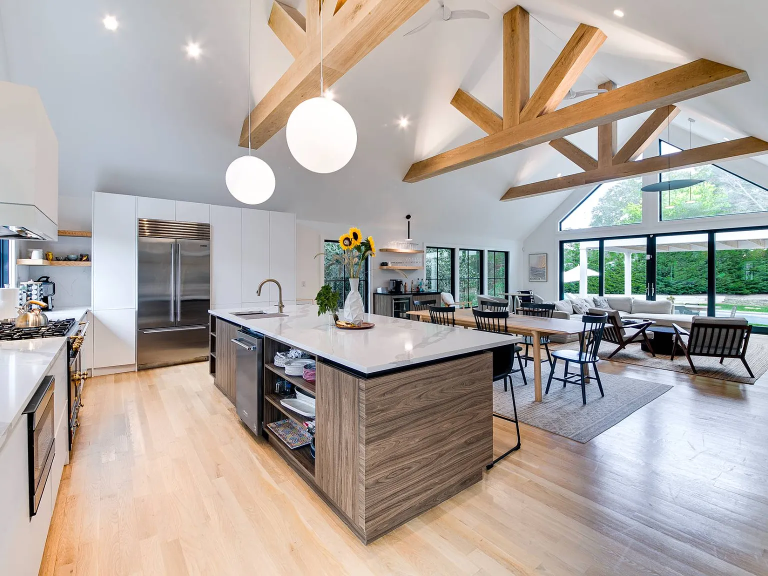 Bridgehampton Oasis: Serenity Meets Luxury — Photo 4