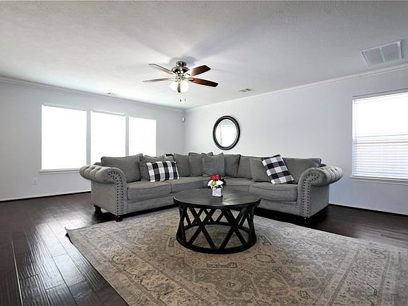 3rd image of 2730 Skyview Glen Ct