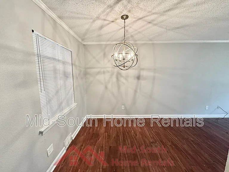 2050 Sharon Ln — Photo 8