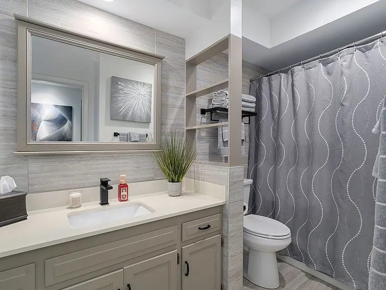 2351 S Rogers Ave — Photo 20