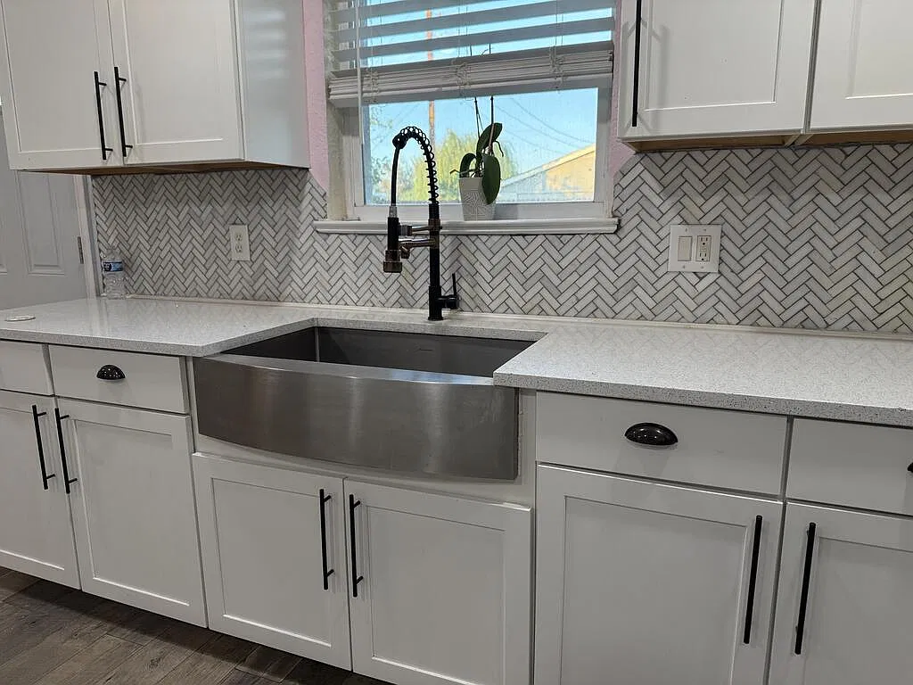 3 bed, 2.0 bath, 1223 sqft, $2,200 — Photo 3