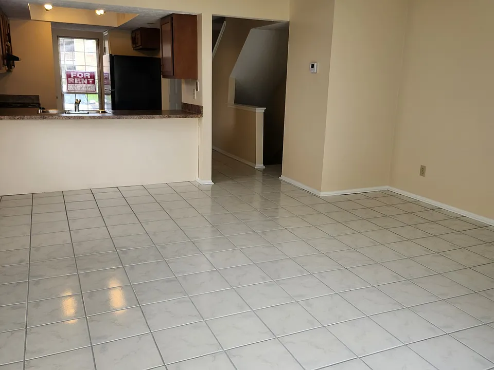 1271 Lane On The Lake St
