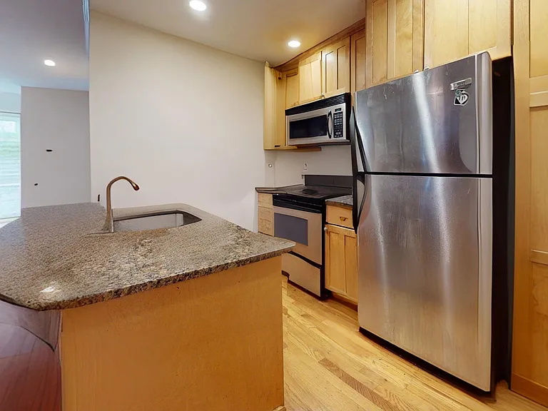 23 Lake St — Photo 2