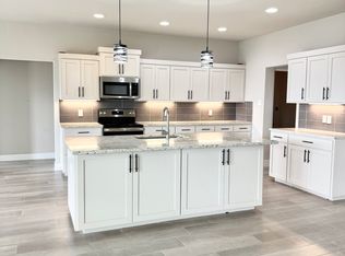 129 Greg Ln, Jarrell, TX 76537