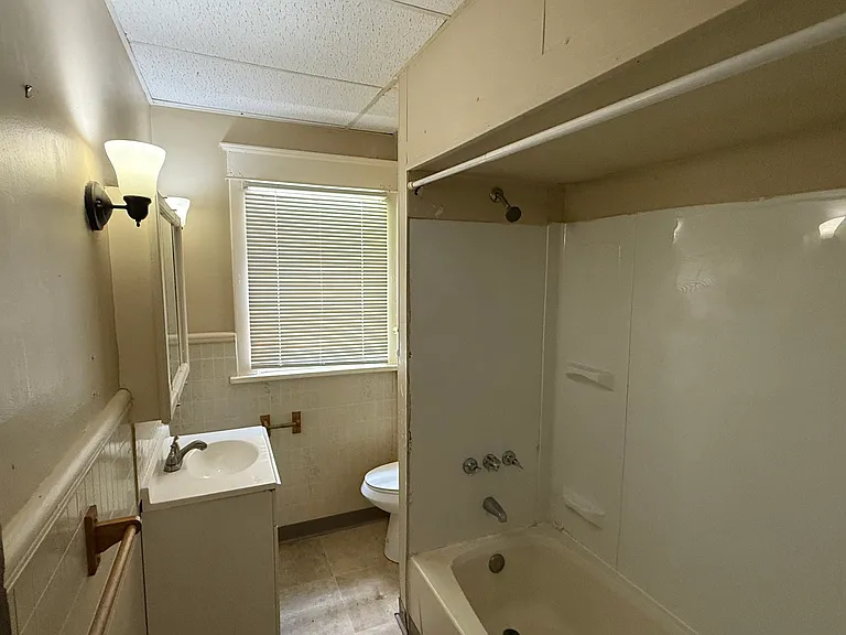 1642 Michigan Ave #1 — Photo 6