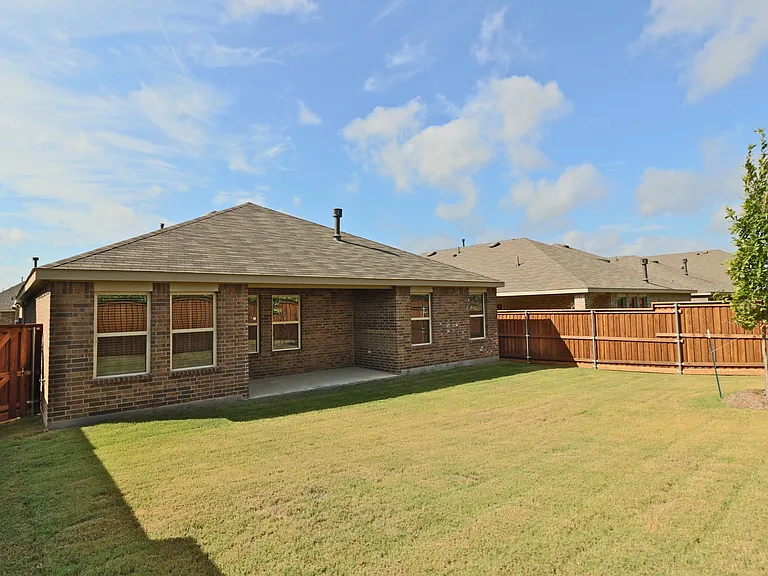 2437 Opaline Dr — Photo 6