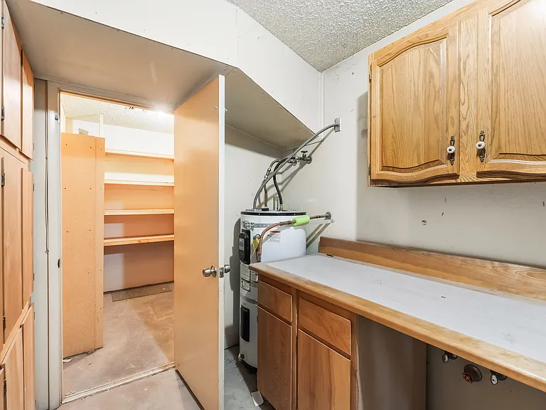 2108 Reynolds Ave — Photo 30