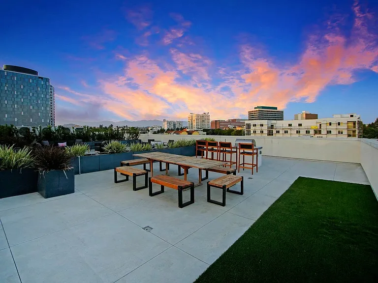 Zephyr Apartments — Photo 36