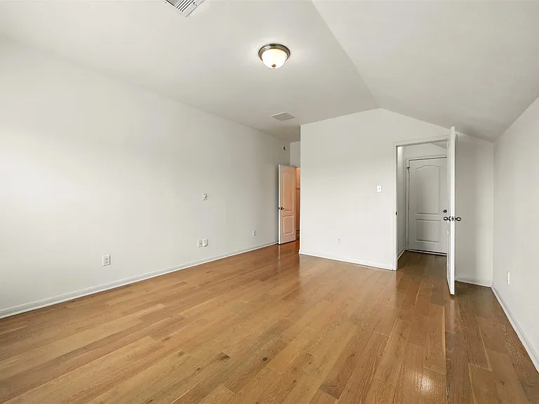 9219 Gilbert Hollow Dr — Photo 38