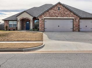 11220 SW 41st Ter, Mustang, OK 73064