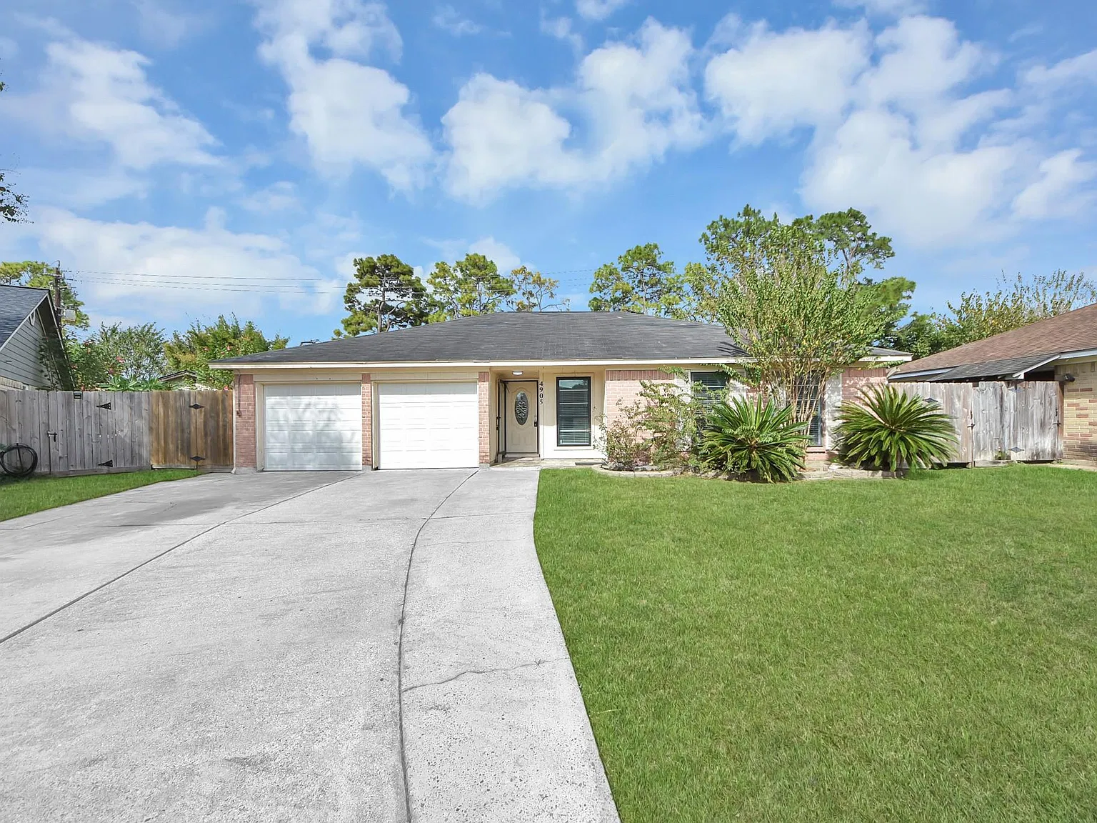 4 bed, 2.0 bath, 1420 sqft, $2,100 — Photo 3