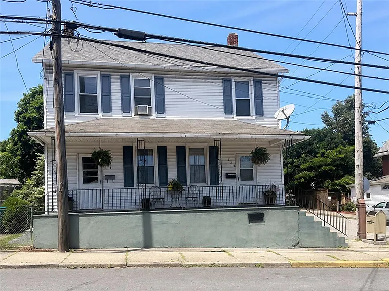 225 E Pennsylvania Ave — Photo 1