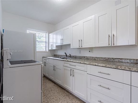 4th image of 1030-1032 NW 24th Ave