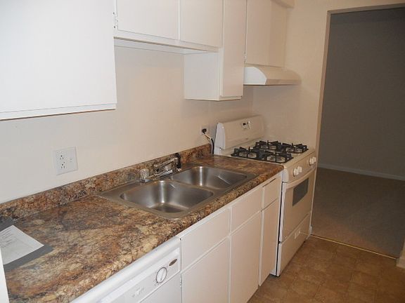 2nd image of 5400 Carriageway Dr APT 110