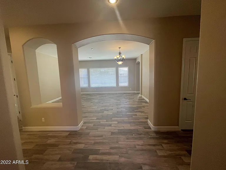 4263 E Maplewood Ct — Photo 2