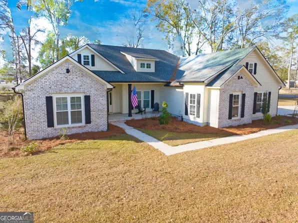 11 Walton Way Dr, Nashville, GA 31639