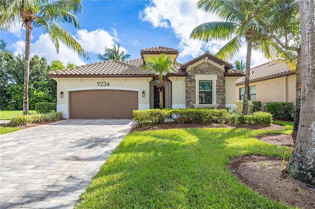 3 bed, 3.0 bath, 2032 sqft, $21,500 — Photo 1