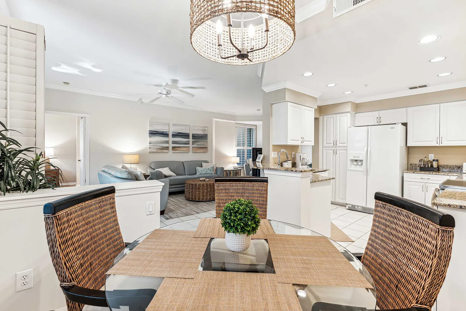 2 bed, 2.0 bath, $6,690 — Photo 3