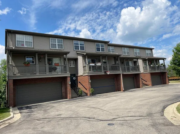 2984 Barclay Way, Ann Arbor, MI 48105